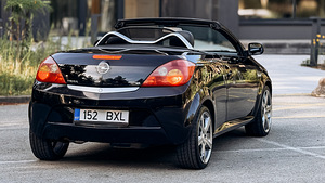 Opel Tigra 1.8 Cabiolet (10 foto / 10)