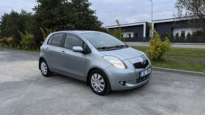 Toyota Yaris 1.4d 2008 (154000km) Webasto (2 foto / 14)