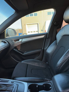 Audi A4 S-line 2.0 TDI Projekt / varuosadeks (13 foto / 15)