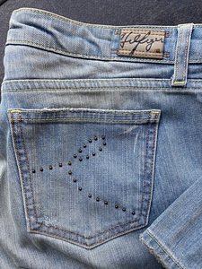 Tommy Hilfiger teksad (2 foto / 3)