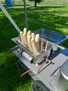 Toitlustuskäru koos koos gaasi grilli ja hot dogi grilliga (5 foto / 9)