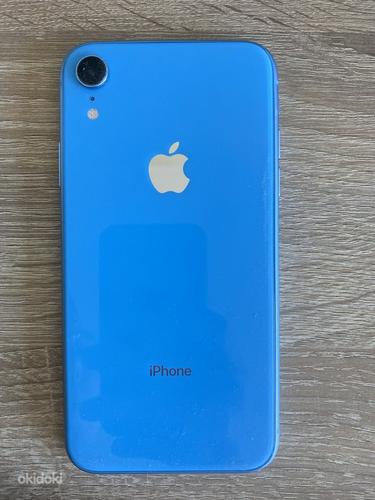 iPhone XR / 64 / Синий (фото #3)
