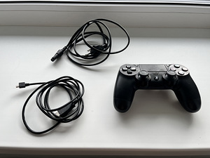PlayStation 4 (5 foto / 5)