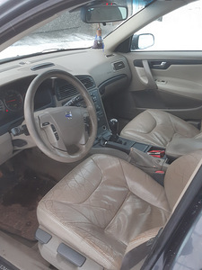 Volvo V70 (5 фото из 8)