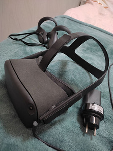 Oculus Quest 1: VR-peakomplekt