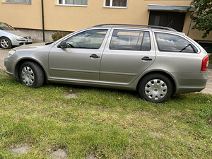 Skoda Octavia 2011 (8 foto / 11)