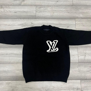 Louis vuitton sweater (1 foto / 2)
