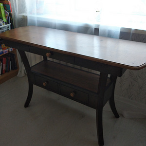 Ilus laud / abilaud / konsoollaud (1 foto / 3)