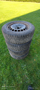 VW B6 all olnud. talverehvid velgedel. 7mm jagu mustrit. (1 foto / 3)