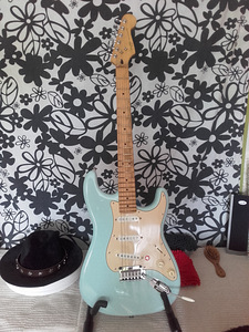 Электрогитара Fender Squier Stratocaster Daphne Blue