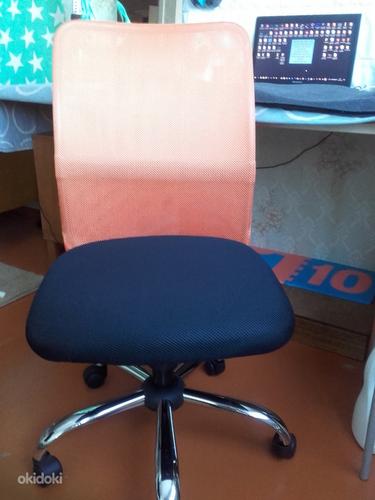 Новый компьютерный стул (максимум 75 кг) (фото #3)