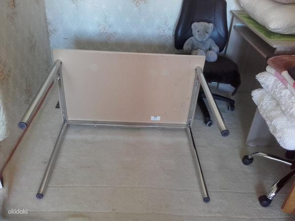 White wooden top, steel legs and frame, table (foto #2)