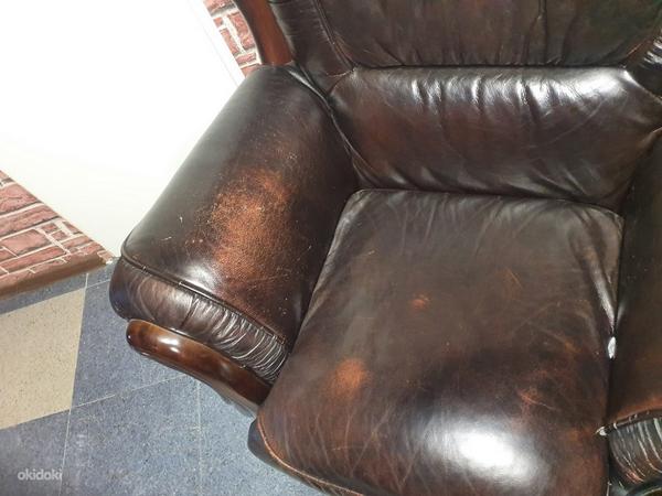Продам кожаный диван и два кресла (фото #1)