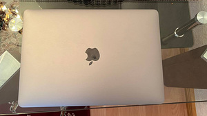 Kasutatud MacBook Pro 2017 Retina 13" 2xUSB-C – Core i5 sees