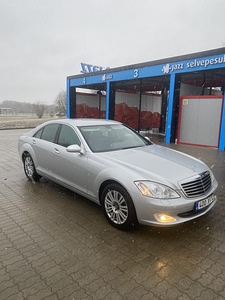 Мерседес-Бенц S320 (1 фото из 10)