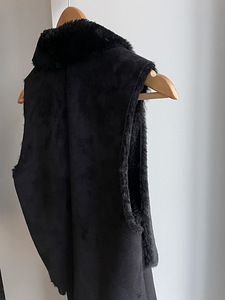 Uueväärne kunstseemisnahast vest (2 foto / 4)