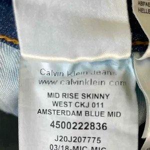 Джинсы Calvin Klein (3 фото из 3)