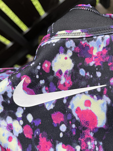 Uueväärne sporditopp Nike Dri-fit (2 foto / 6)