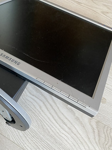 Samsungi monitor (3 foto / 3)