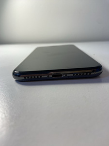 iPhone X 64gb (черный) (6 фото из 7)