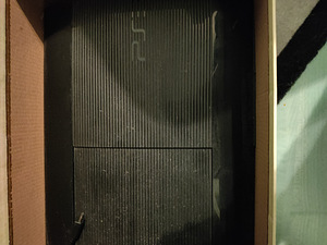Продам PS3 + 3 игры (1 фото из 3)