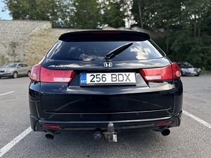 Honda Accord 2.4 2011 (2 foto / 10)