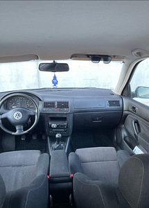 Volkswagen Golf 4 1.6 v16 (3 foto / 12)