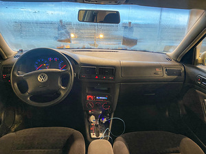 VW Golf 4 (6 foto / 8)