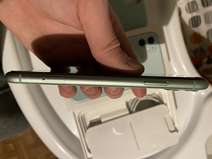 iPhone 11 (4 фото из 7)