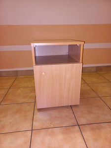 Kasutatud öökapp niši ja riiuliga 400*400*580 mm. (6 foto / 7)
