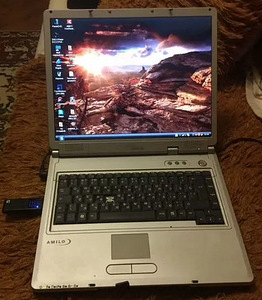 Fujitsu Siemens AMILO L1310G (1 foto / 1)