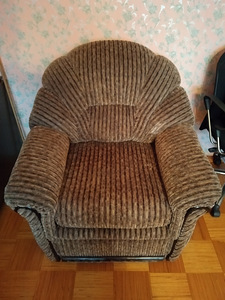 Diivan ja kaks tugitooli (4 foto / 4)