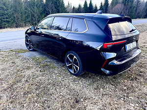 OPEL ASTRA SPORTS TOURER (2 foto / 11)