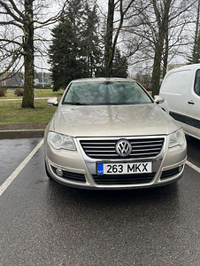 Volkswagen Passat B6 2007 (2 foto / 7)