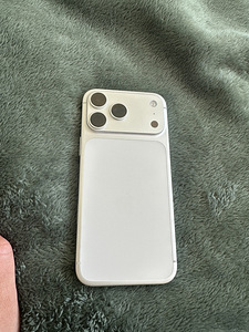 iPhone 17 ProMax 256 (5 фото из 8)