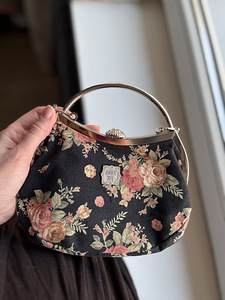 Bag Anna Sui with floral print (4 foto / 8)