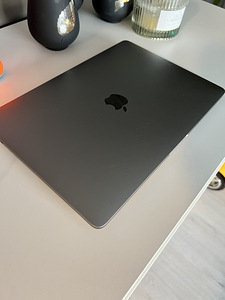 Macbook pro M1 2020 512gb (1 foto / 2)