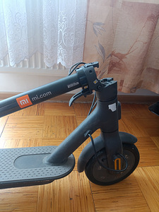 Продам электросамокат (4 фото из 5)