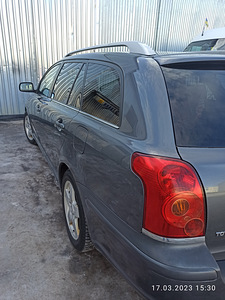 Toyota avensis (5 foto / 7)