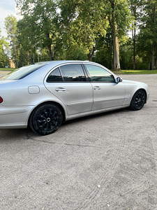 Mercedes benz e220 (6 foto / 12)