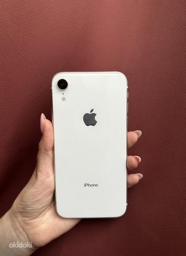 iPhone XR белый 128 Гб (+2 чехла) (фото #1)