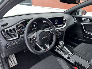 Kia ProCeed 2022 (8 фото из 15)