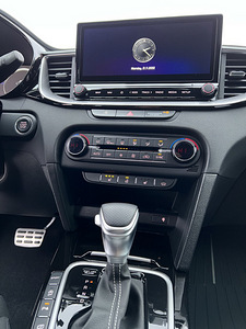 Kia ProCeed 2022 (10 фото из 15)