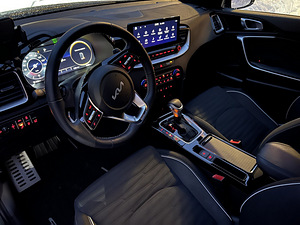 Kia ProCeed 2022 (14 фото из 15)