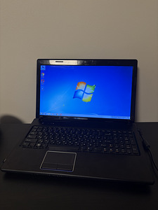 Laptop Lenovo G570 (1 foto / 9)
