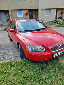 Volvo v70 2.5t AWD manuaal (1 foto / 11)