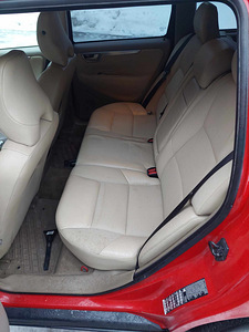 Volvo v70 2.5t AWD manuaal (9 foto / 11)