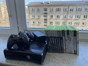 Xbox 360 + 2 пульта и игры (2 фото из 2)