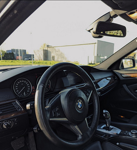 BMW 530xd (2 foto / 3)