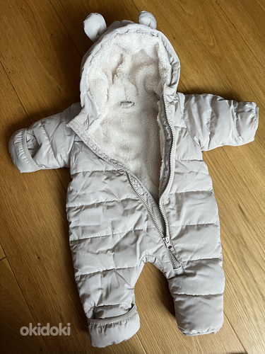 Продам зимние комбинезоны (по 20€ каждый)